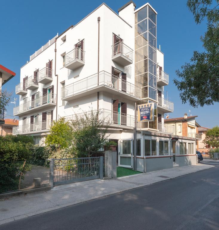 Regina Hotel E Ristorante Punta Marina Exteriör bild